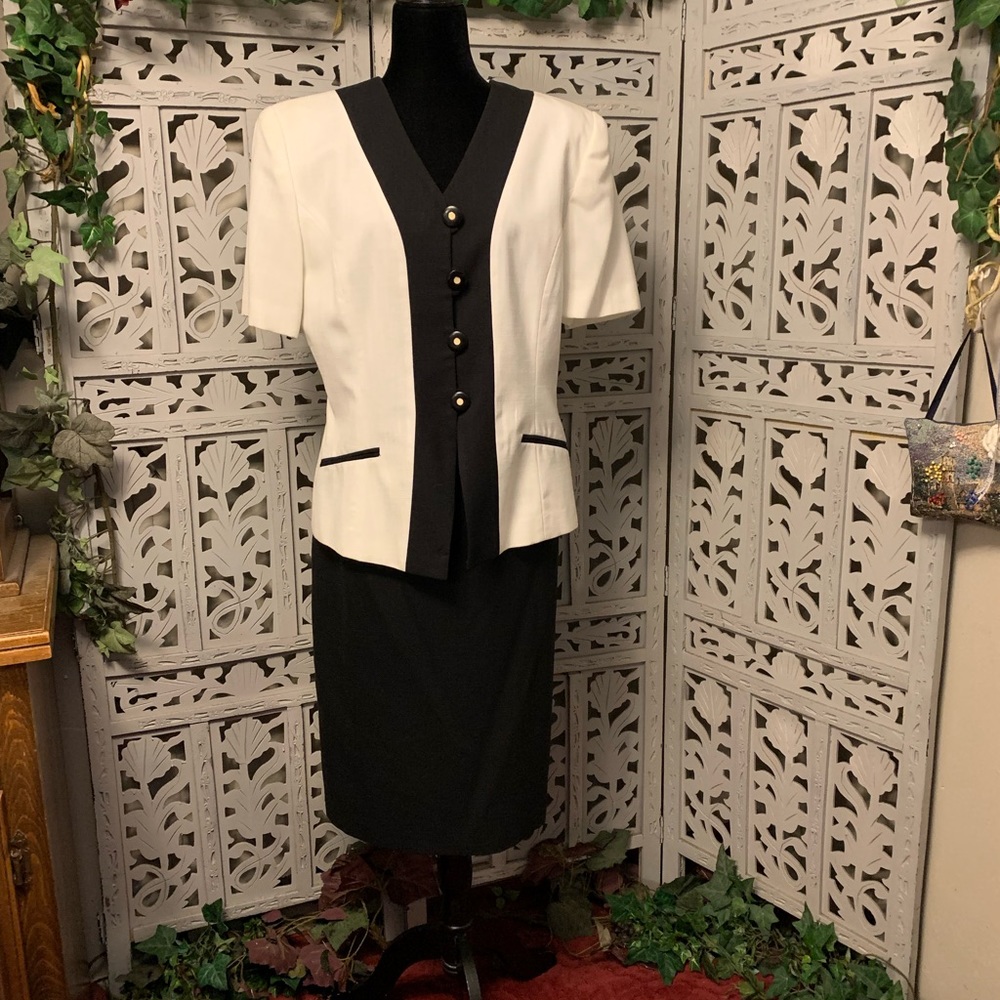 LIKE NEW! KATE MCNAUGHTON NICE DRESSY BLACK & OFF WHITE 2pc JACKET & MIDI SKIRT